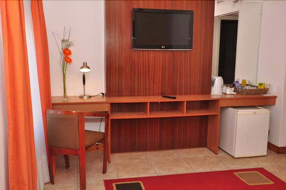 Julio Cesar Hotel Посадас Екстериор снимка